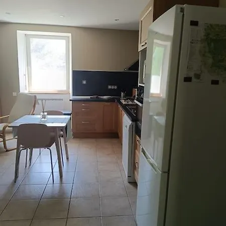 Appartement 2 A 4 Personnes Antraigues Exterior photo