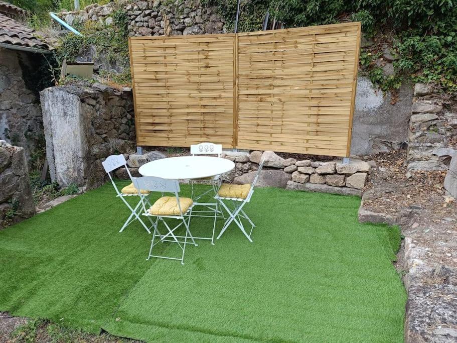 2 A 4 Personnes Appartement *